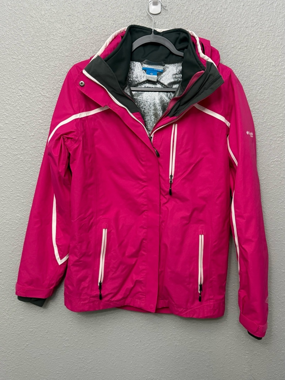 Columbia | Titanium 3-1 Bugaboo
Interchange Jacket | Pink| Size 18-20